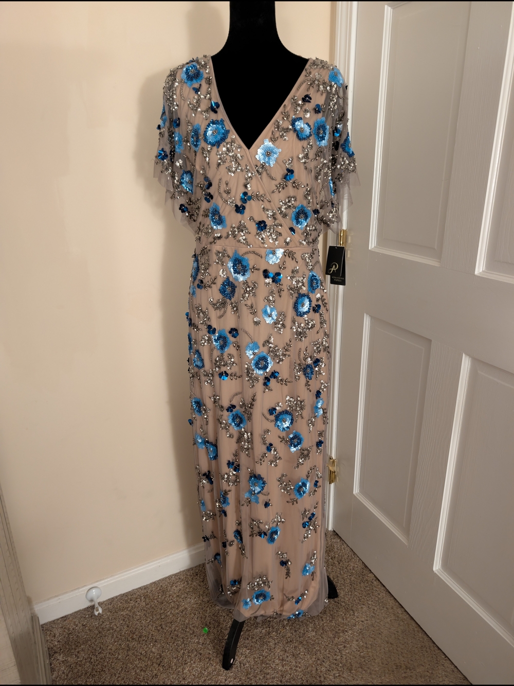 NWT Adrianna Papell Floral Beaded Mesh Column Gown Size 10
